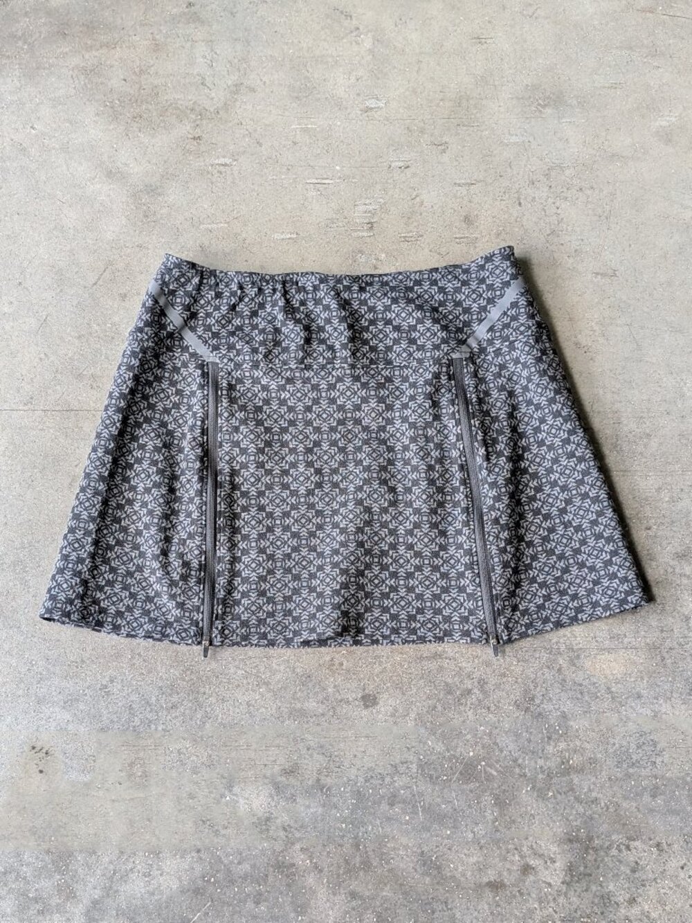 Title Nine Gray Black Patterned Zipper Front A-Line Mini Skirt medium